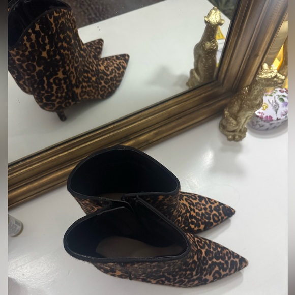 On 34th Women Aatira Kitten Heel Western Booties Size 9M Leopard Print Cow Fur - Picture 8 of 8